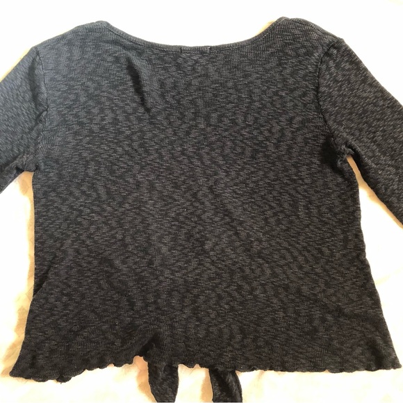 Pebble and Stone Front tie cropped top size medium - Picture 3 of 5